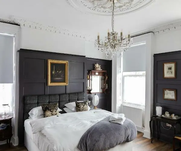 The Warren Belfast Bed & Breakfast